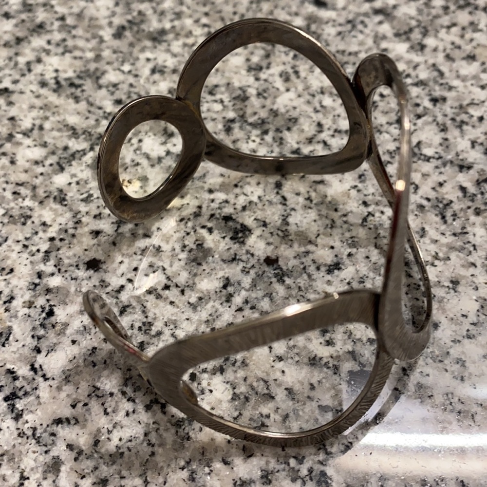 Express cuff bracelet - Picture 6 of 7